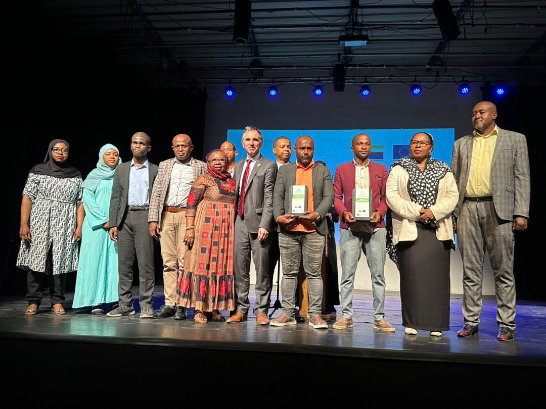 Le Prix Samniyna Bounou attribué à Chamsoudine et à Mze Ayam